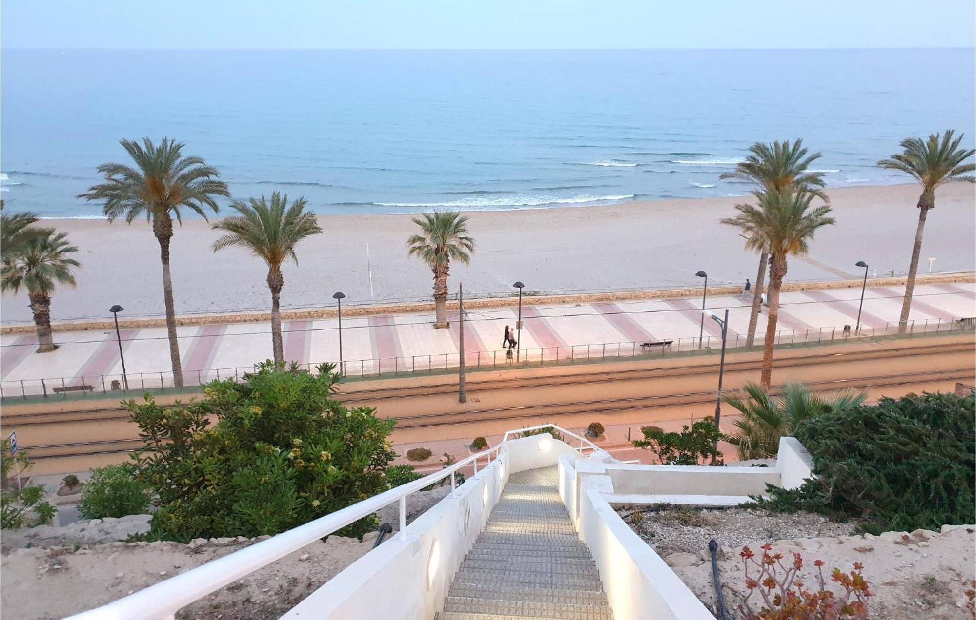 2 Bedroom Cozy Apartment In El Campello Eksteriør billede