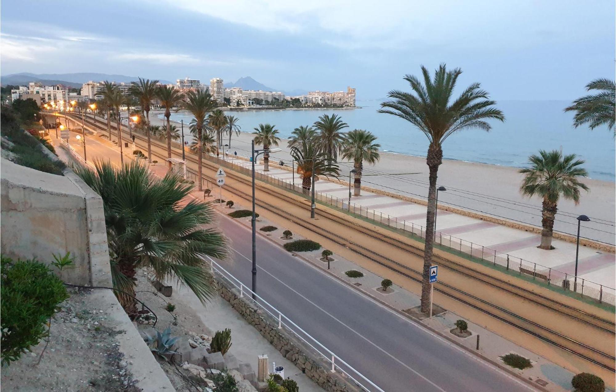 2 Bedroom Cozy Apartment In El Campello Eksteriør billede